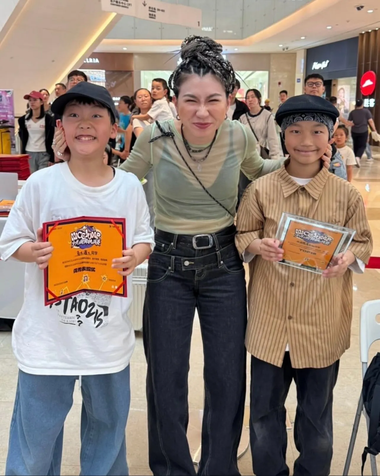 《チーム生中国遠征🇨🇳🕺🏻🪩》